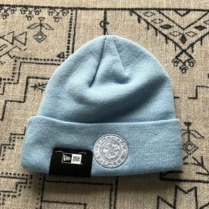 Gymshark New Era Legacy Cuff Knit Beanie - Blue